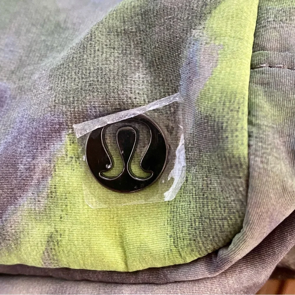 NWT Lululemon Everywhere Belt Bag in Hyper Dye - Picture 13 of 15
